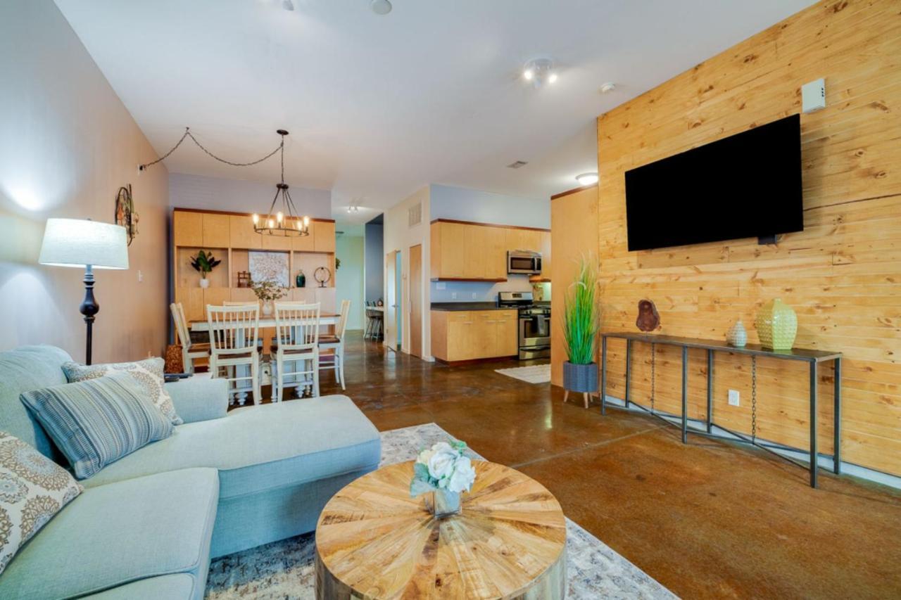 Southern Charmer-historic District Downtown-front Porch-walk Score 90!!-private Parking-1 Minute To Forsyth Park Ferienhaus *