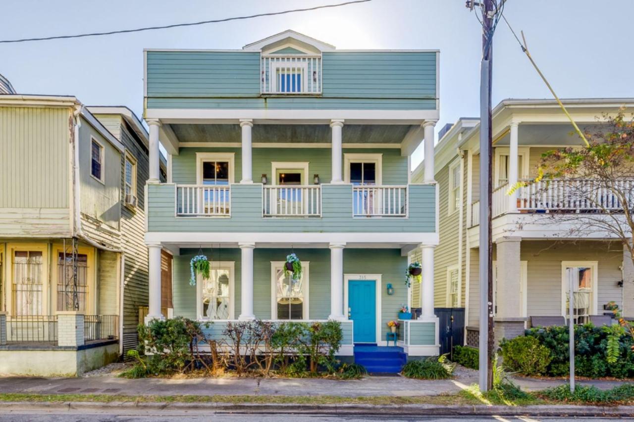 Southern Charmer-historic District Downtown-front Porch-walk Score 90!!-private Parking-1 Minute To Forsyth Park Ferienhaus